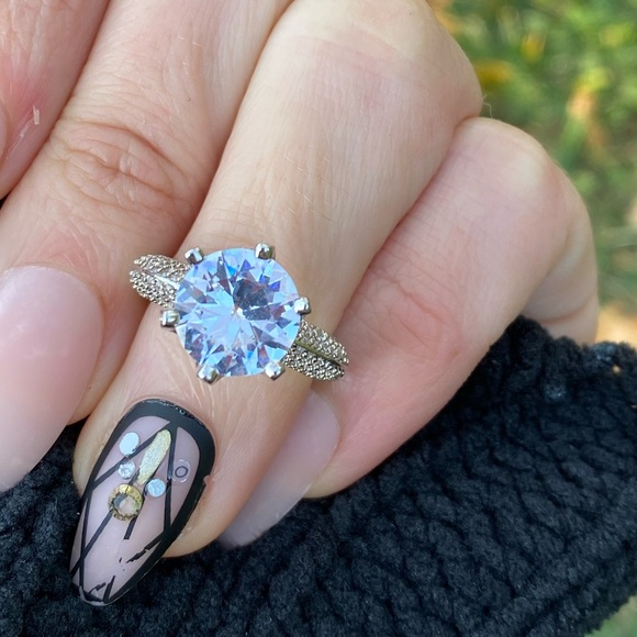 NWT 925 Silver Round Cut White Sapphire Ring - Picture 9 of 10